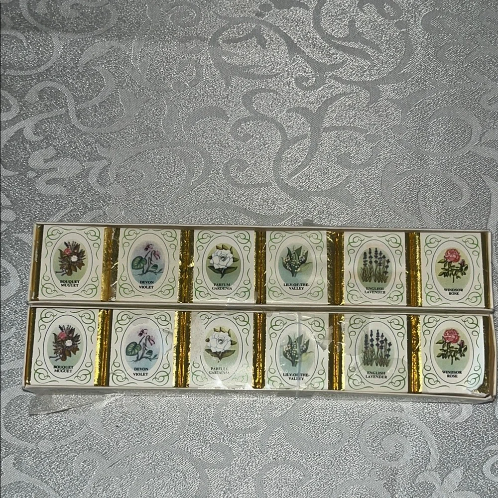 Vintage Laray English Floral Scented Soap Set 2x6